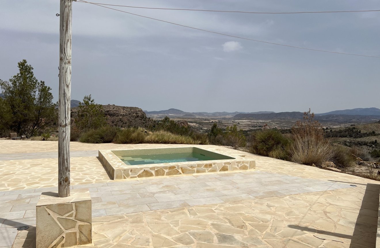 Reventa - Villa -
La Parroquia