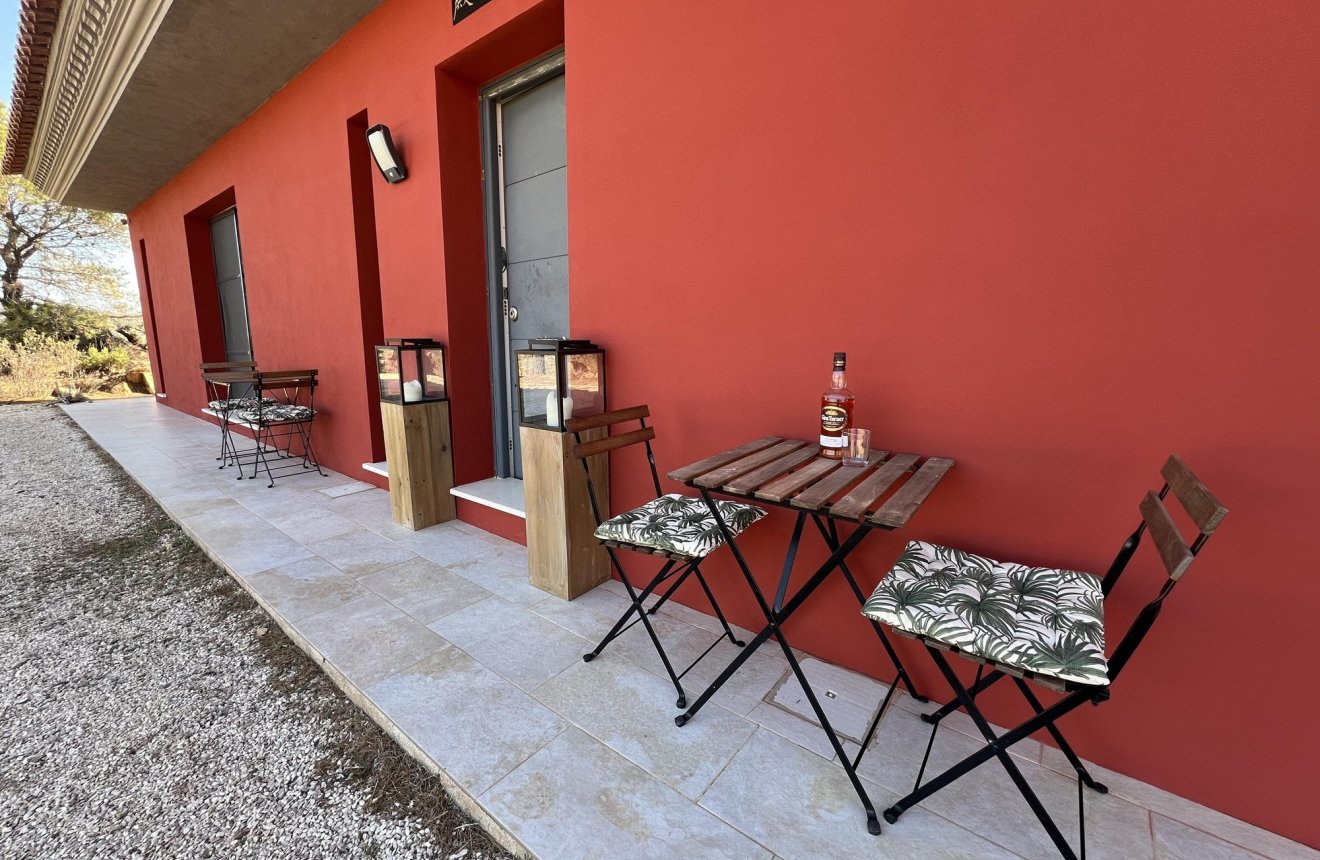 Reventa - Villa -
La Parroquia