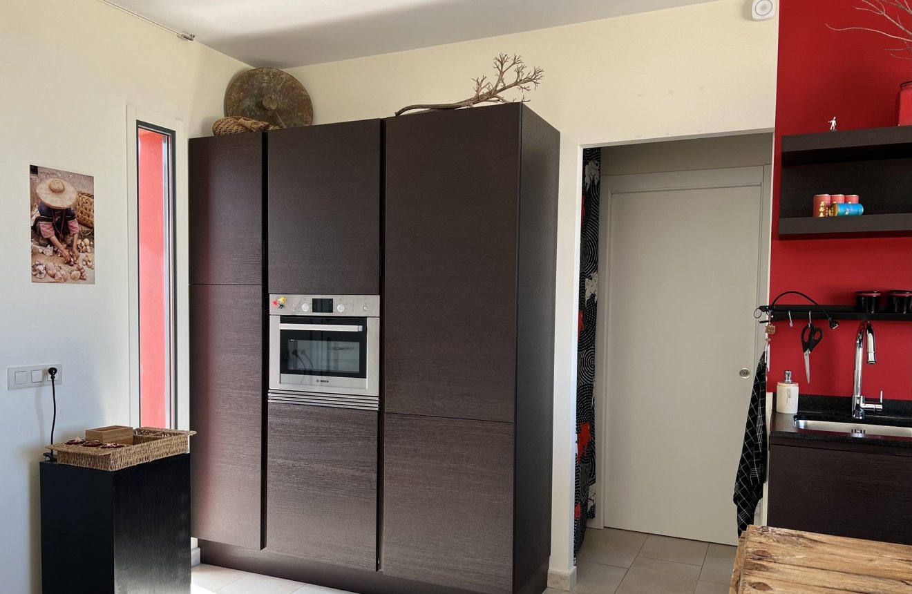 Reventa - Villa -
La Parroquia