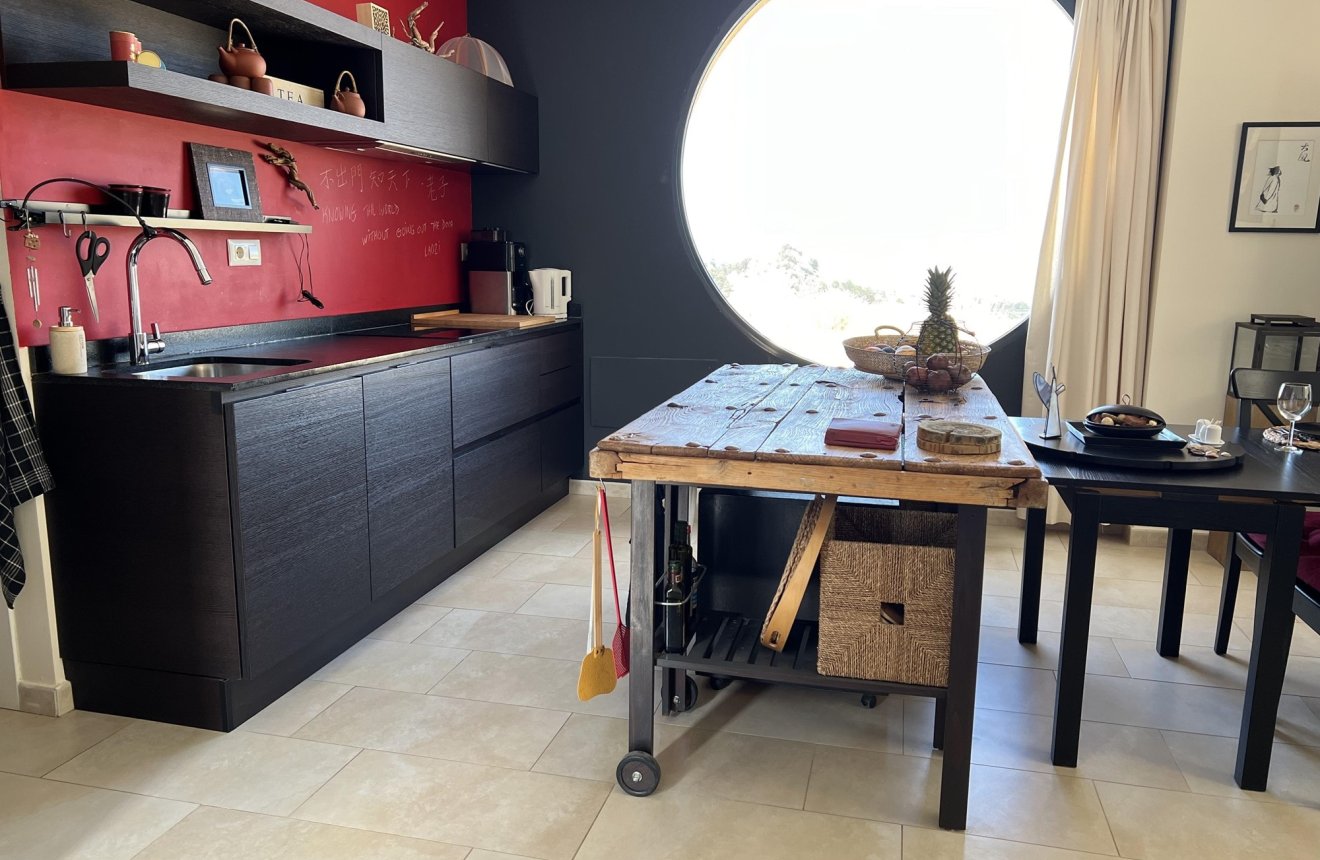 Reventa - Villa -
La Parroquia