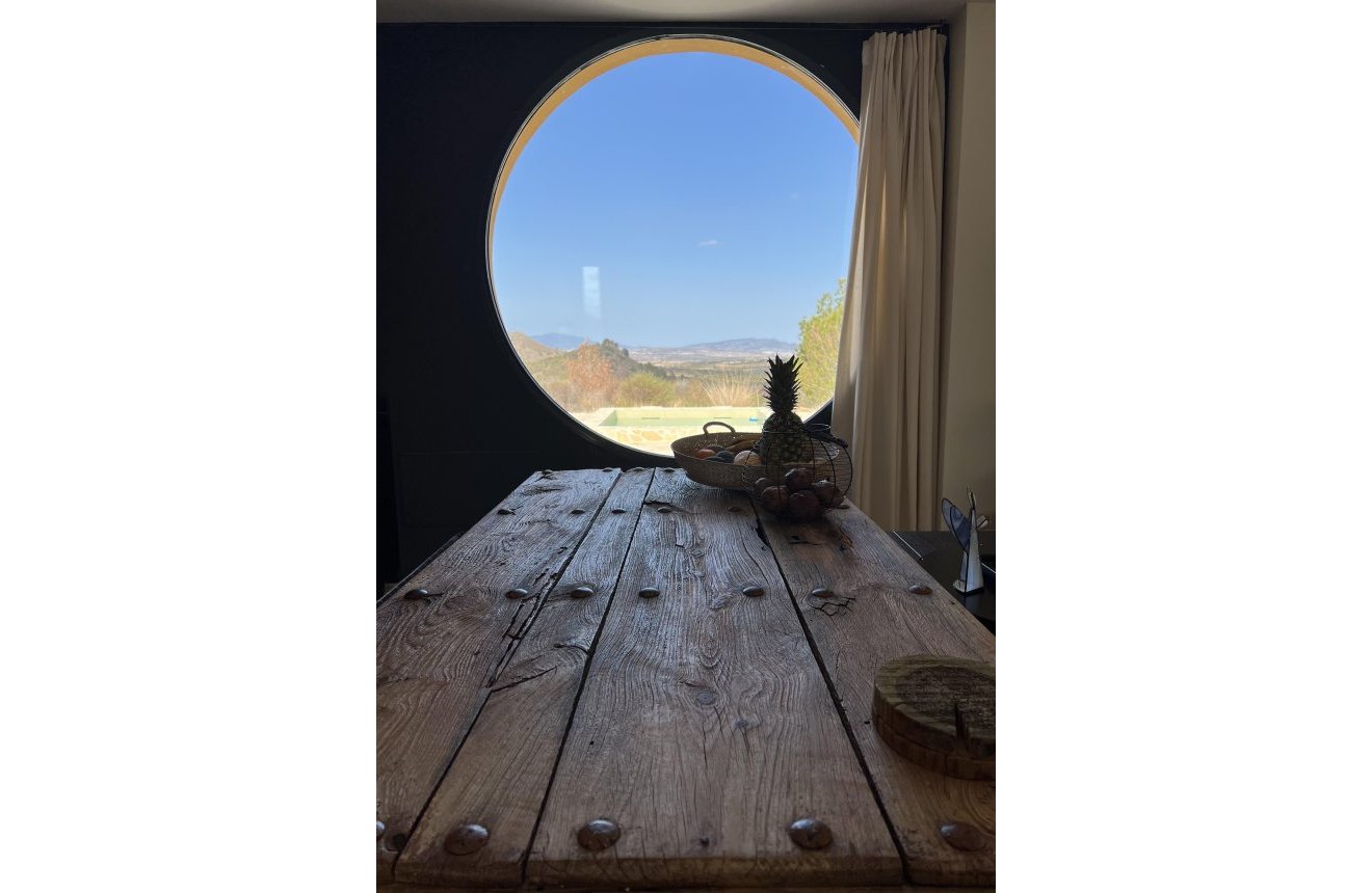 Reventa - Villa -
La Parroquia