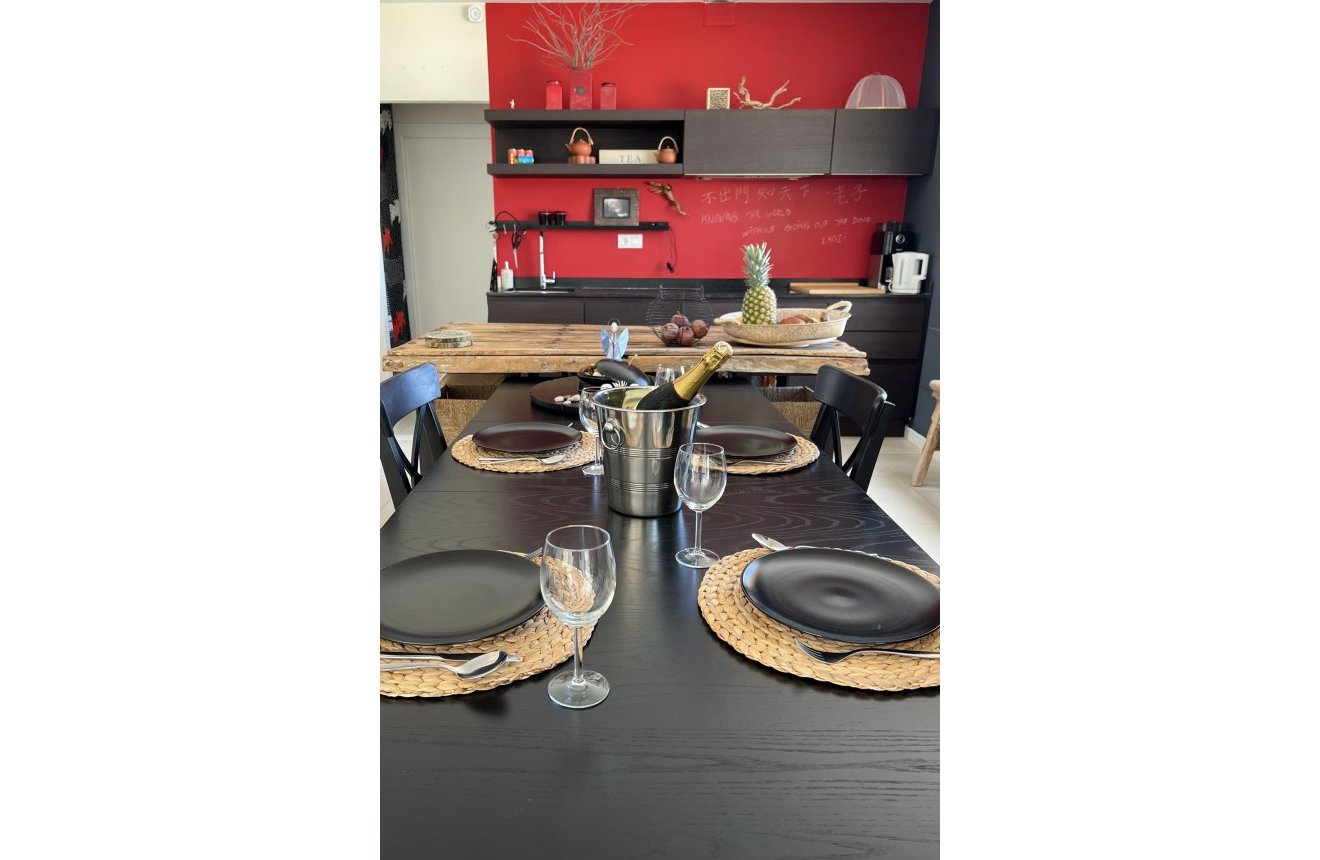 Reventa - Villa -
La Parroquia