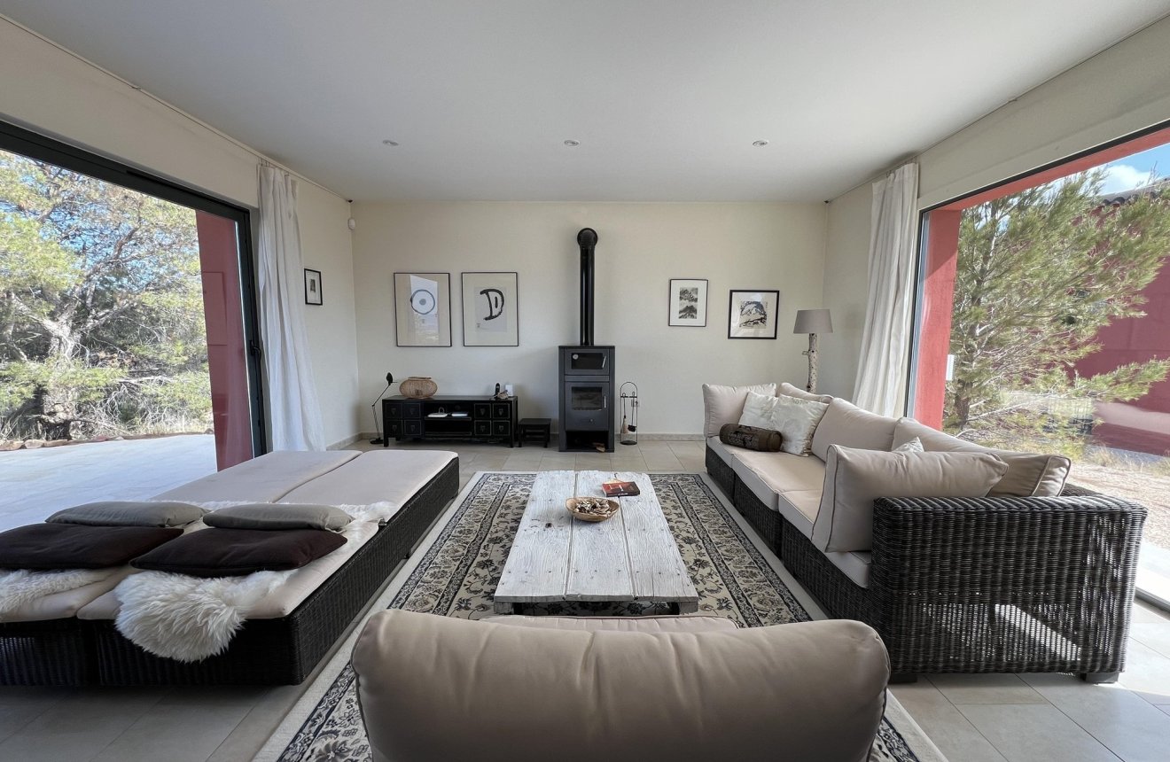 Reventa - Villa -
La Parroquia