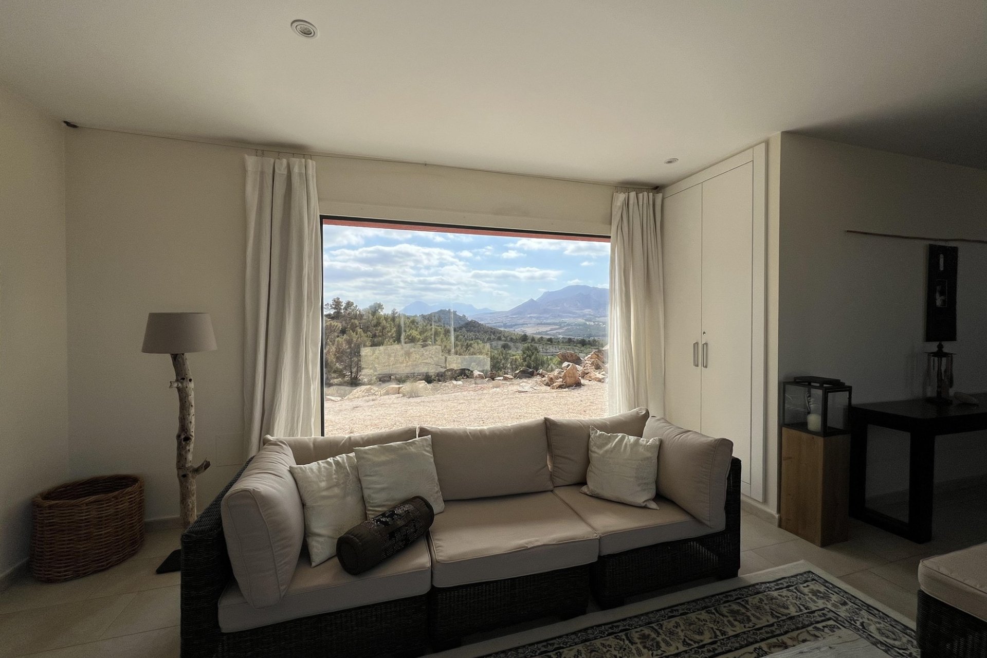 Reventa - Villa -
La Parroquia