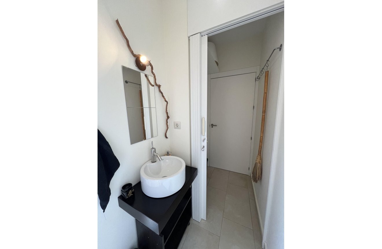 Reventa - Villa -
La Parroquia