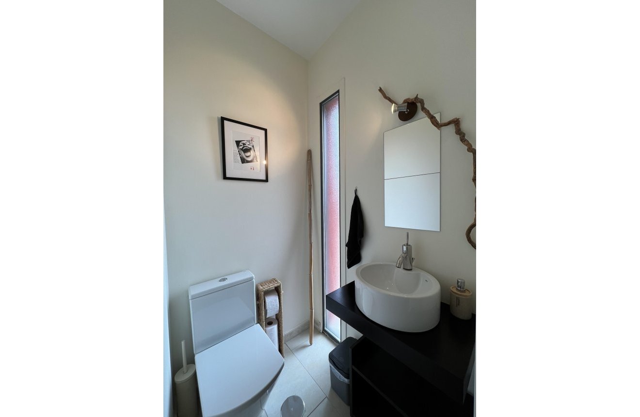 Reventa - Villa -
La Parroquia