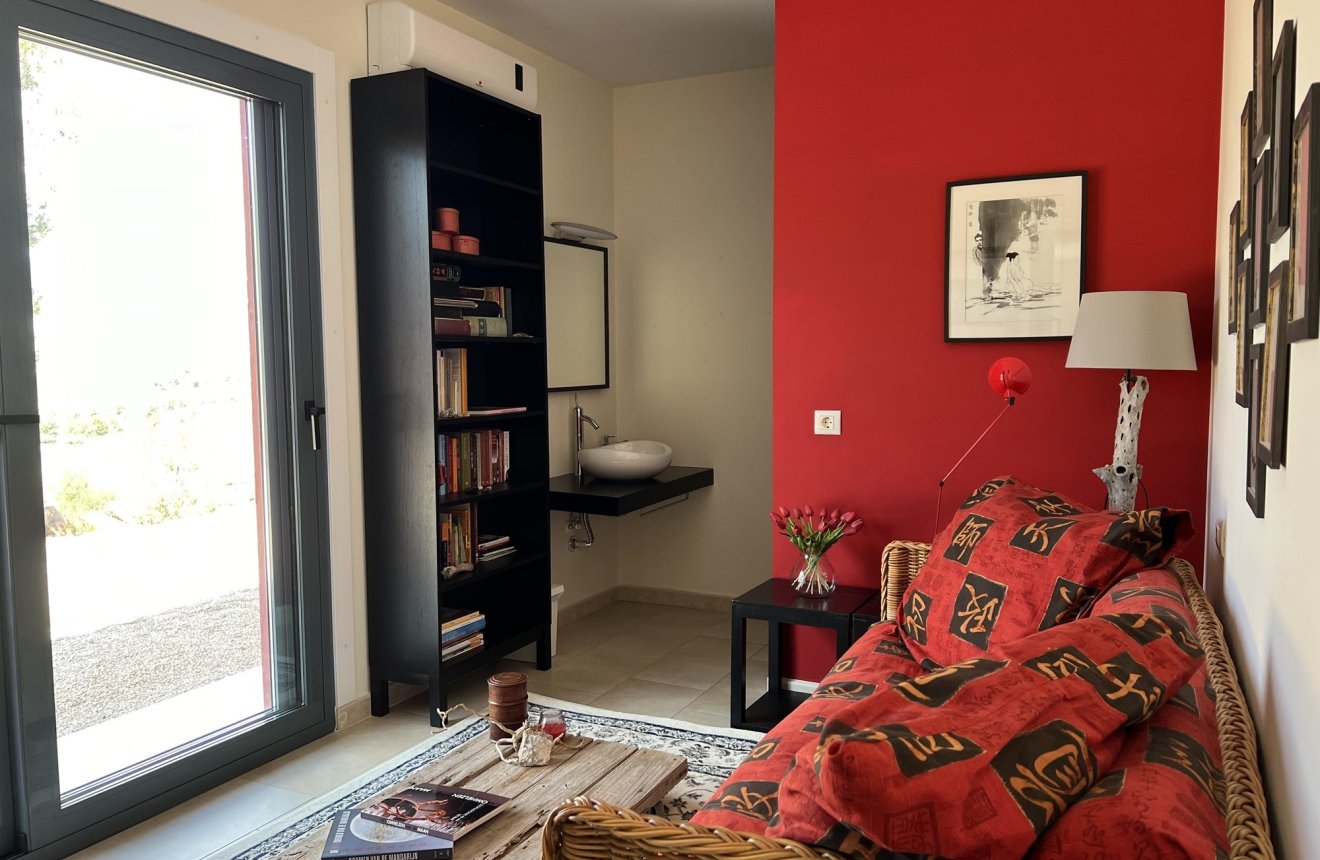 Reventa - Villa -
La Parroquia