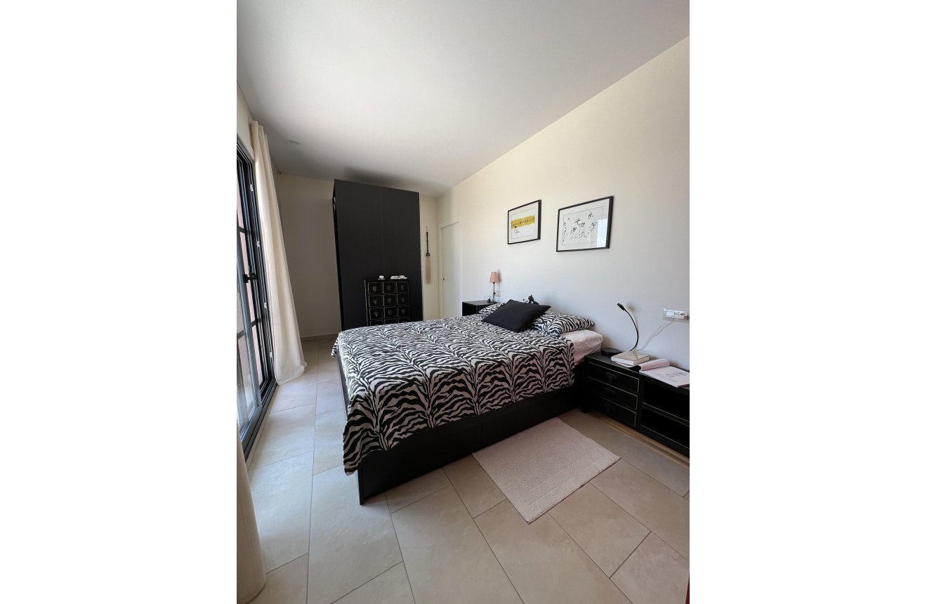 Reventa - Villa -
La Parroquia