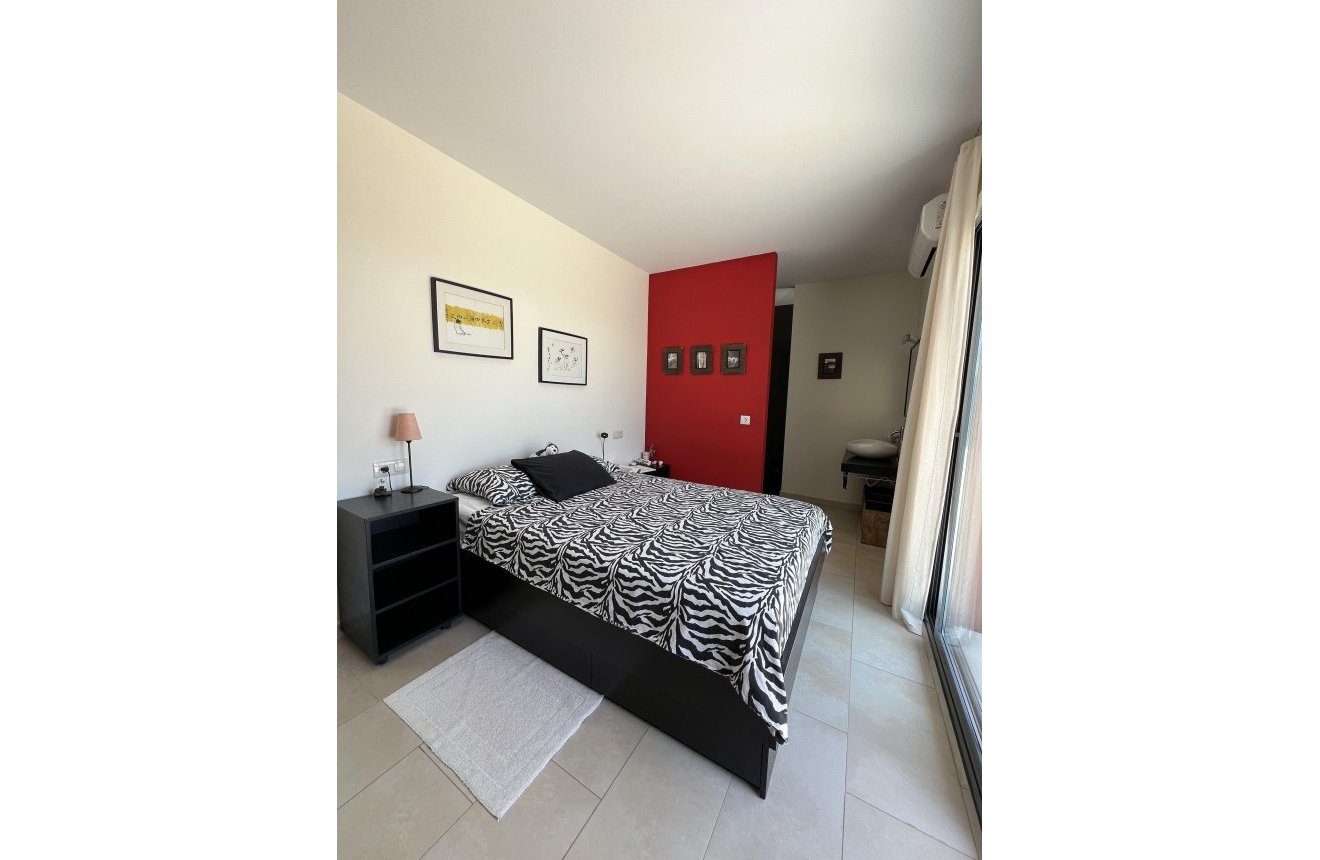 Reventa - Villa -
La Parroquia