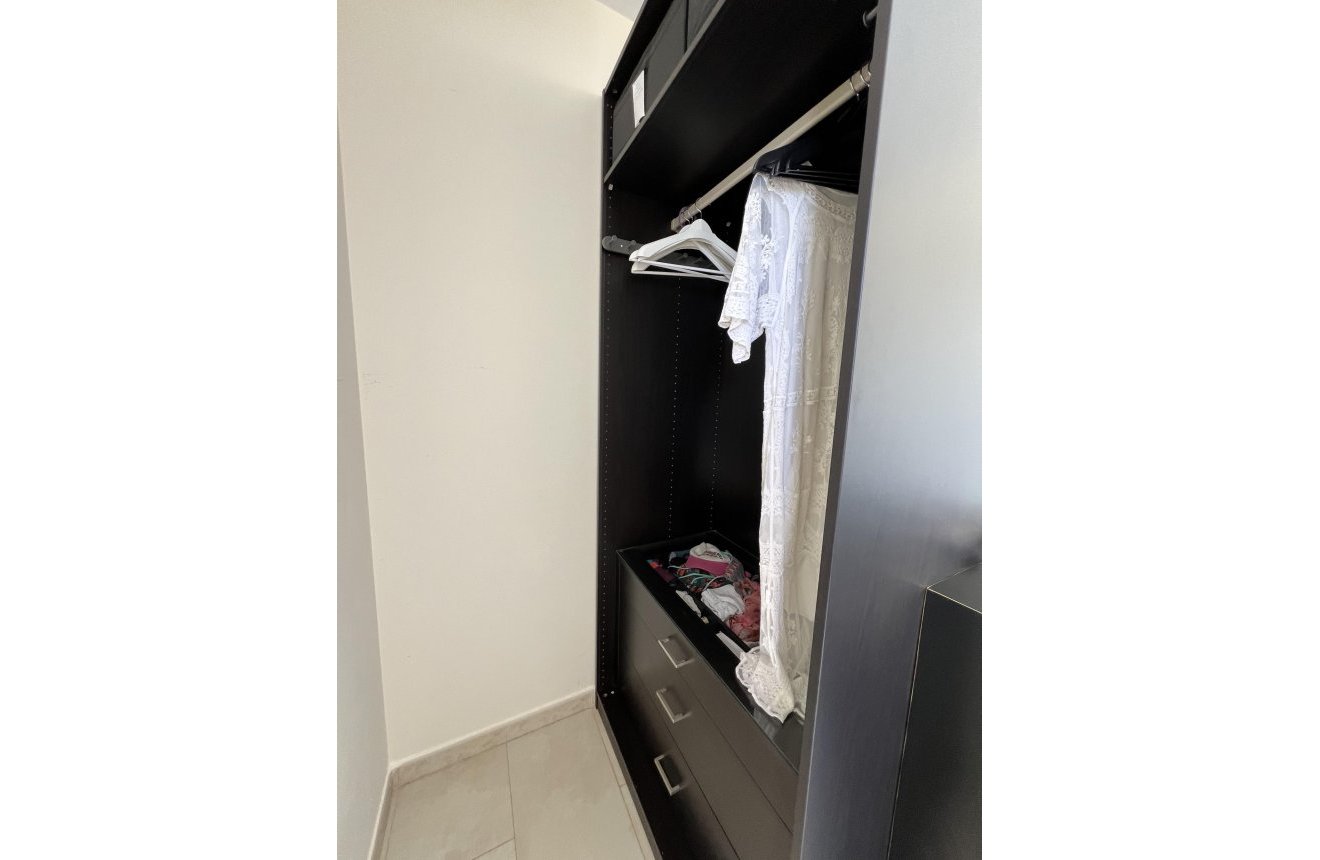 Reventa - Villa -
La Parroquia