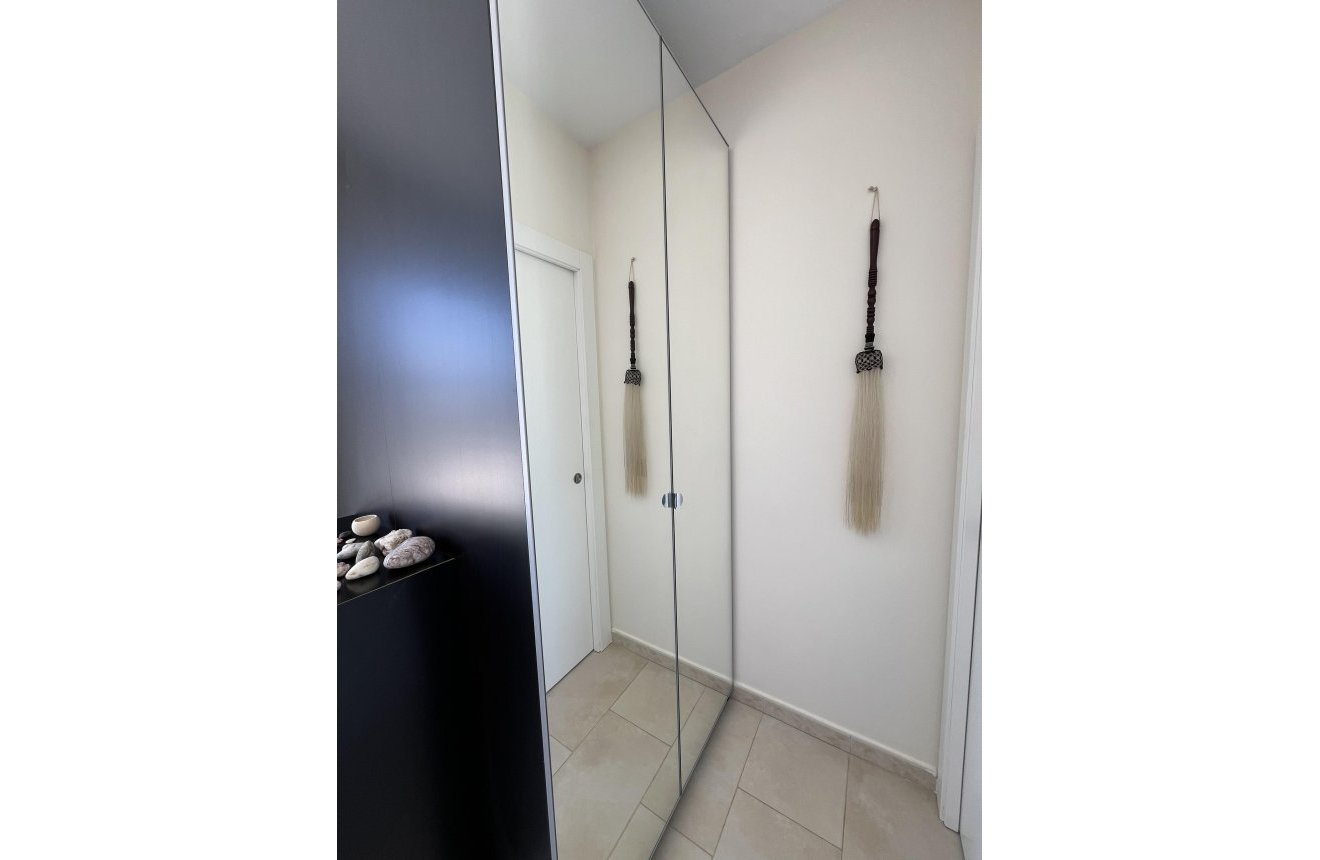 Reventa - Villa -
La Parroquia