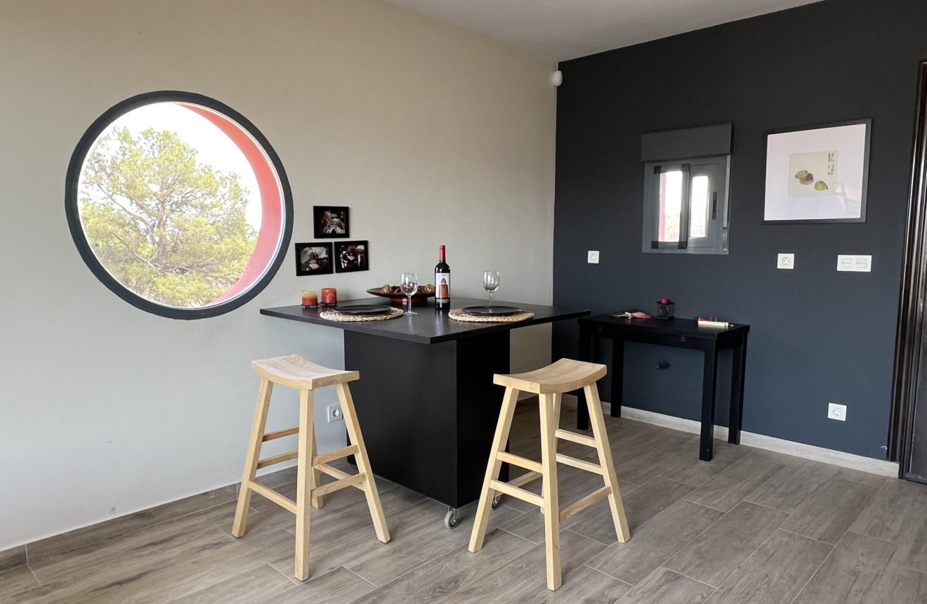 Reventa - Villa -
La Parroquia