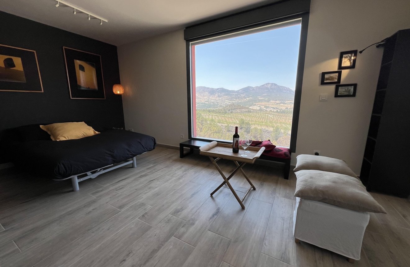 Reventa - Villa -
La Parroquia