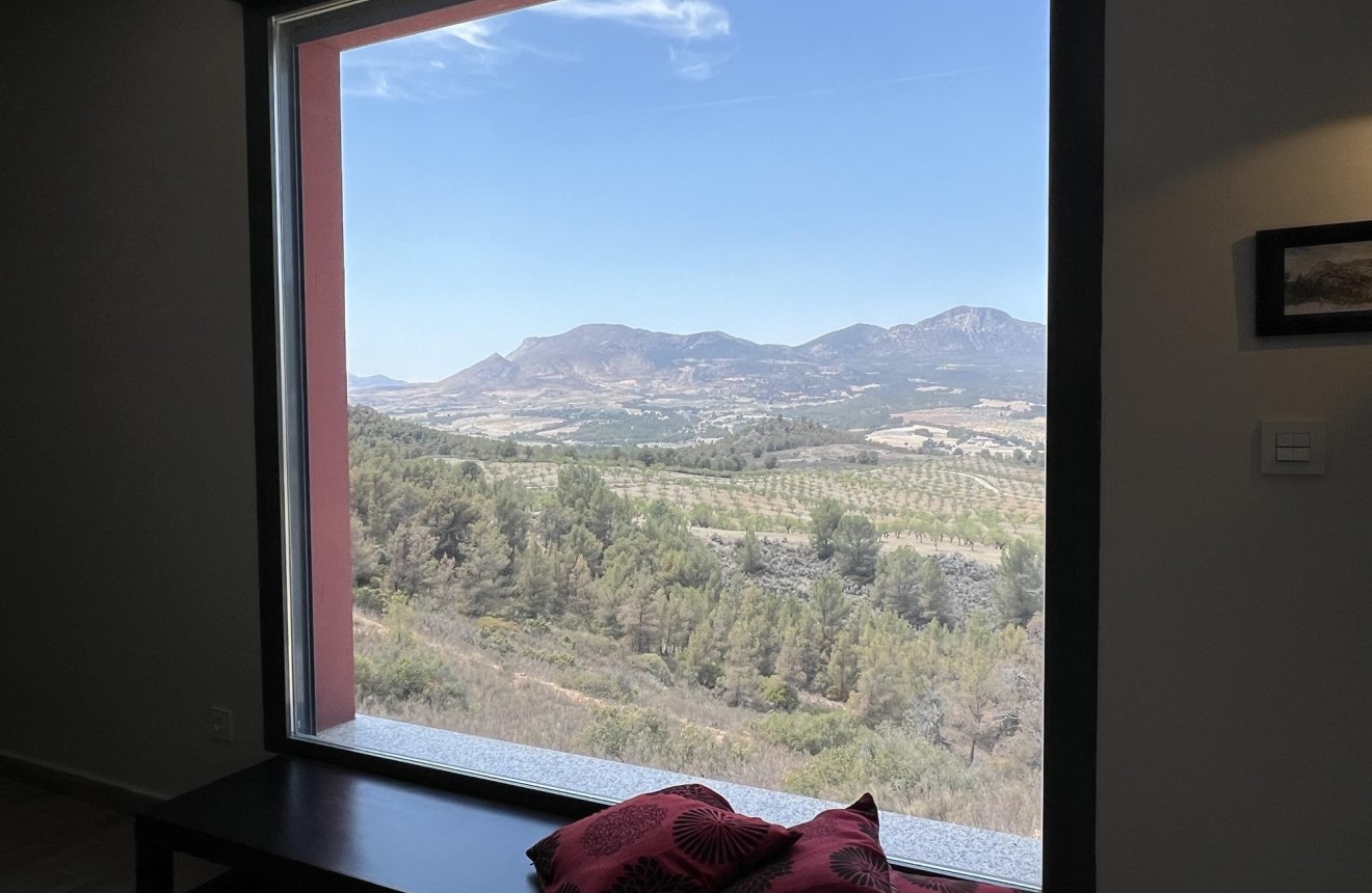 Reventa - Villa -
La Parroquia