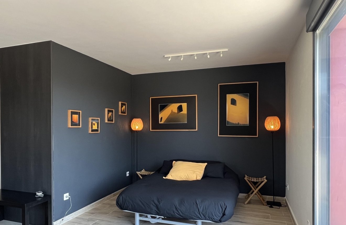 Reventa - Villa -
La Parroquia