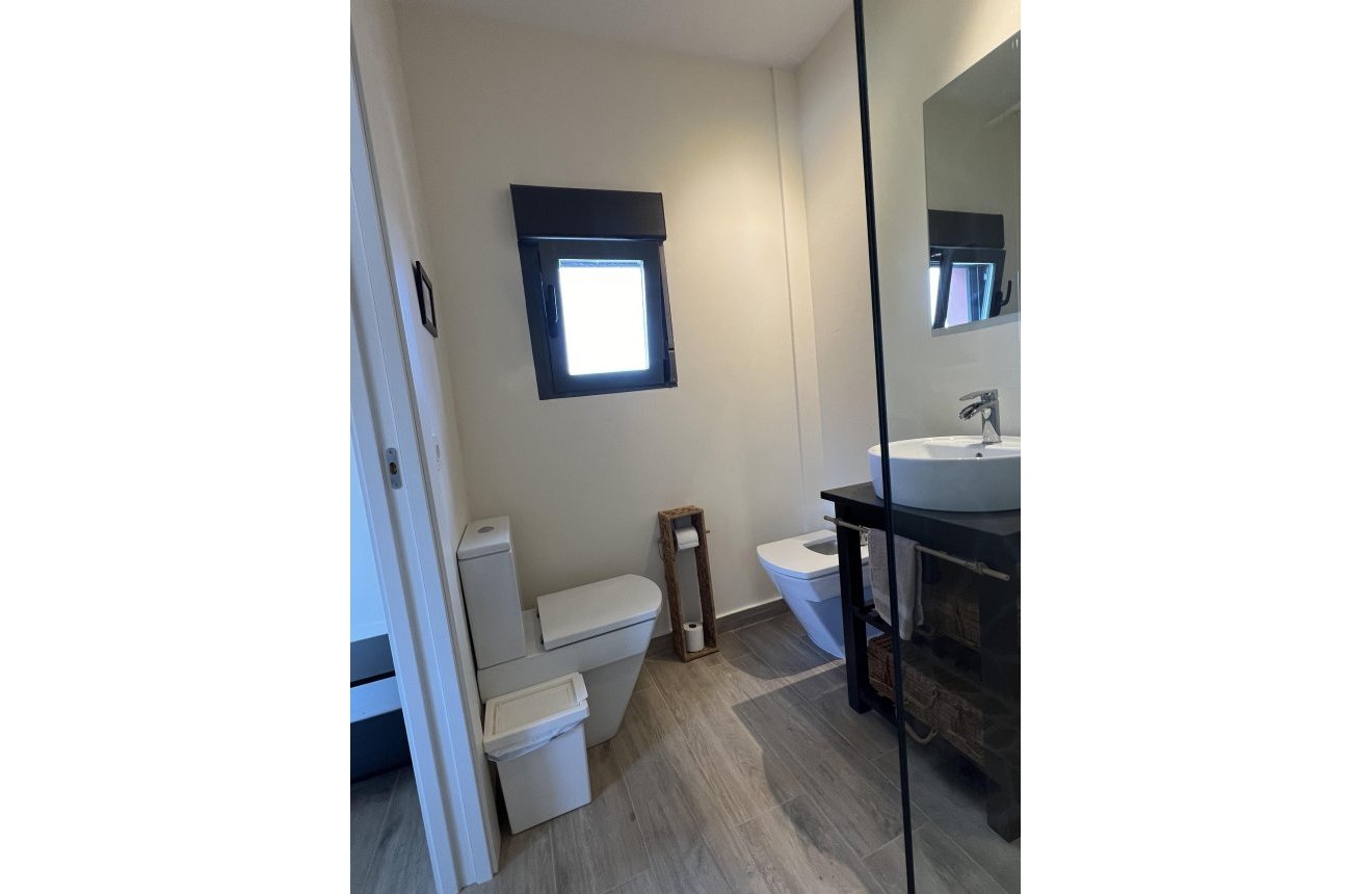 Reventa - Villa -
La Parroquia