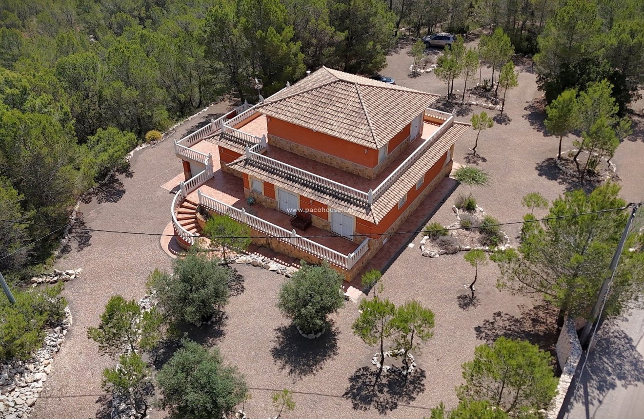 Reventa - Villa -
La Parroquia