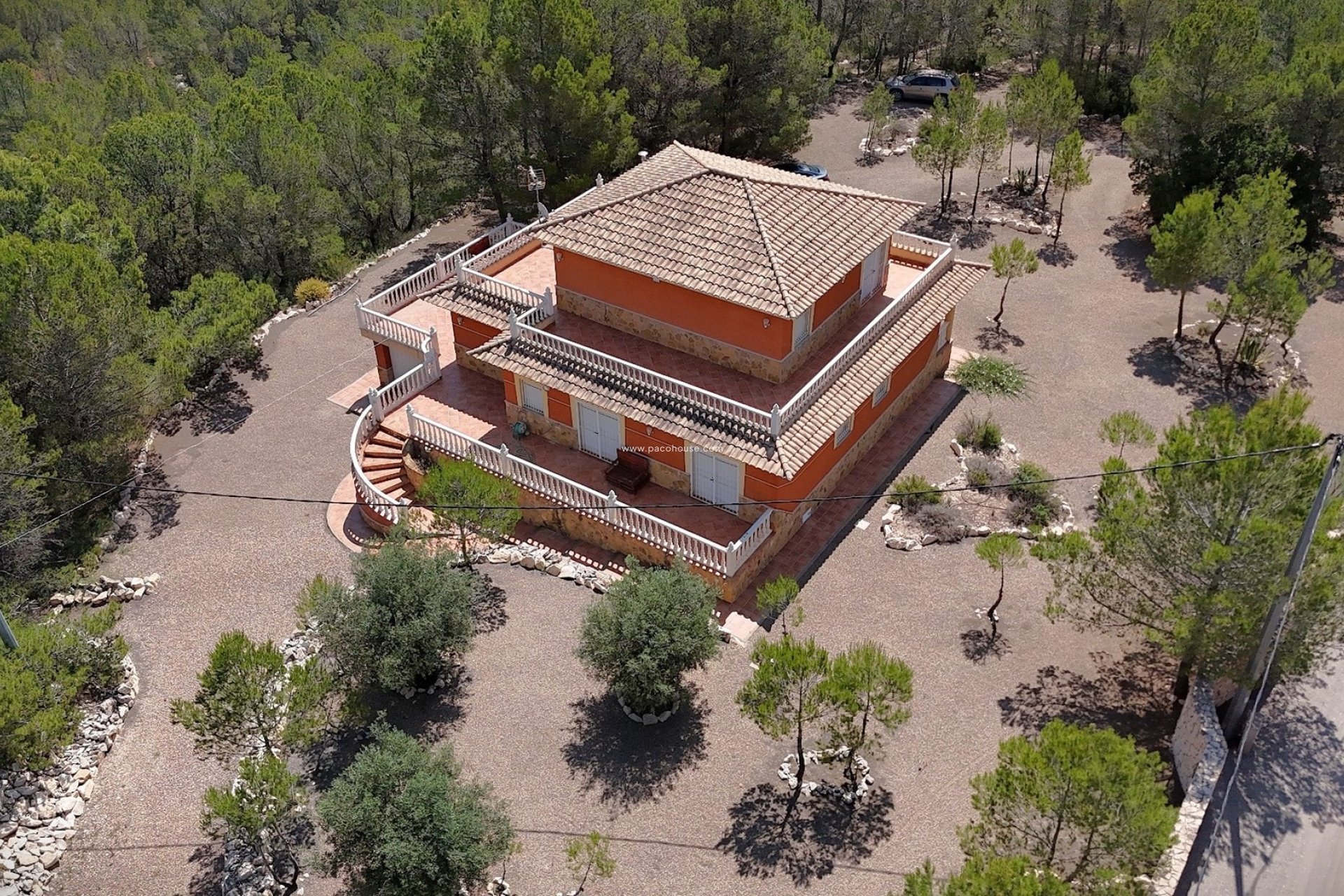 Reventa - Villa -
La Parroquia