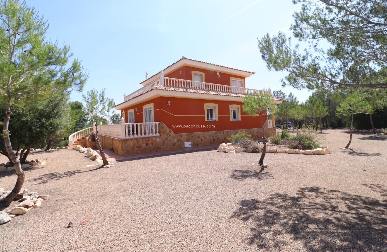 Reventa - Villa -
La Parroquia