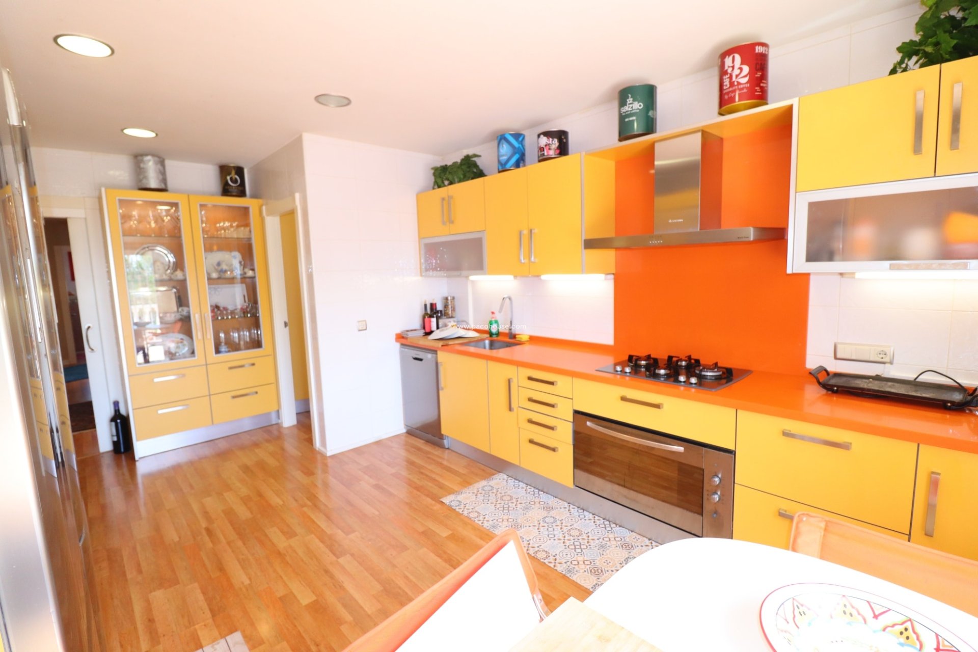 Reventa - Villa -
La Parroquia