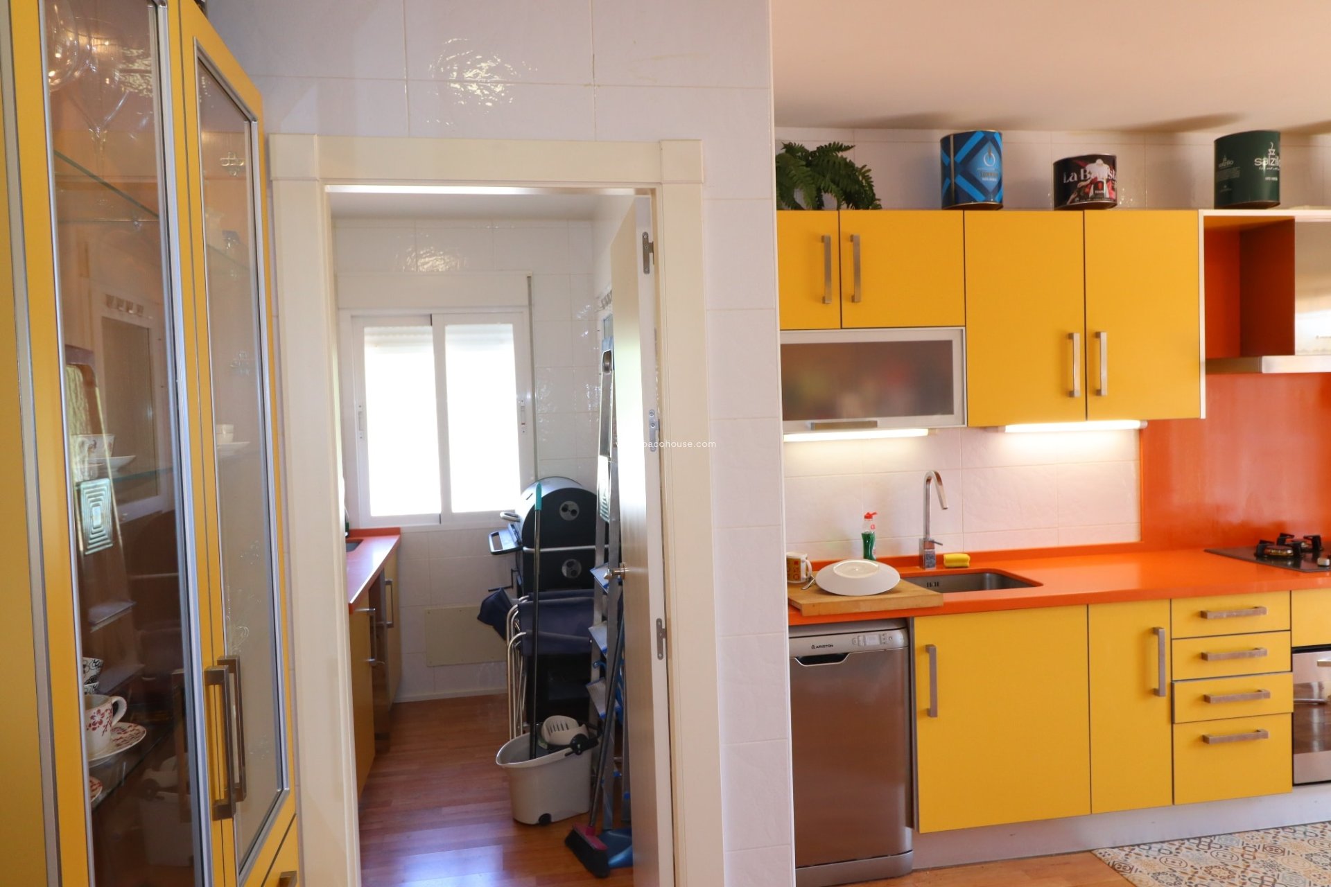 Reventa - Villa -
La Parroquia