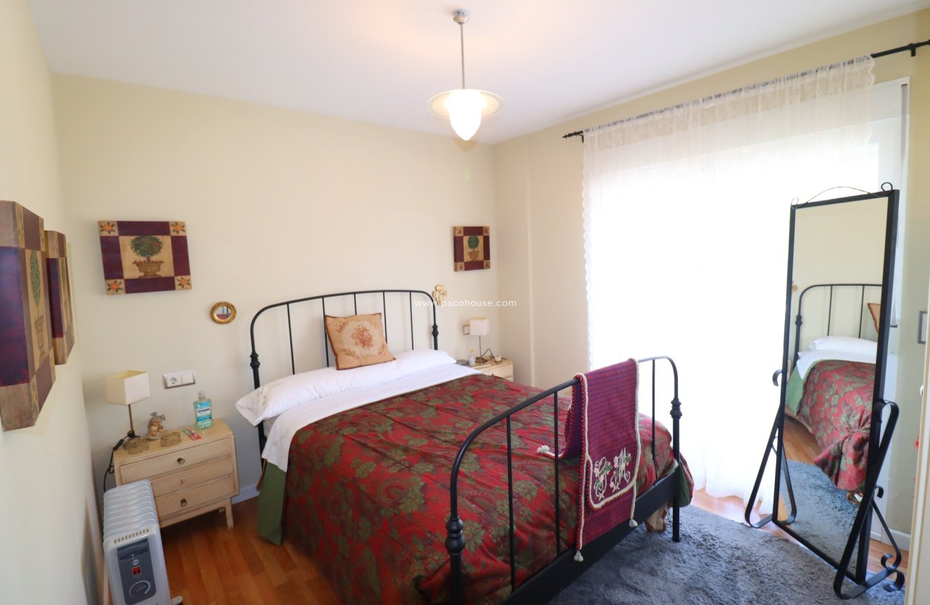 Reventa - Villa -
La Parroquia