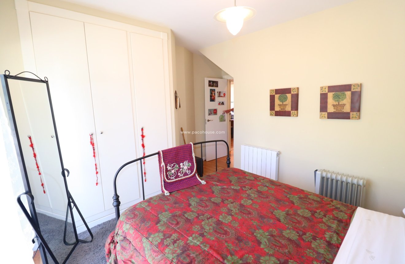 Reventa - Villa -
La Parroquia