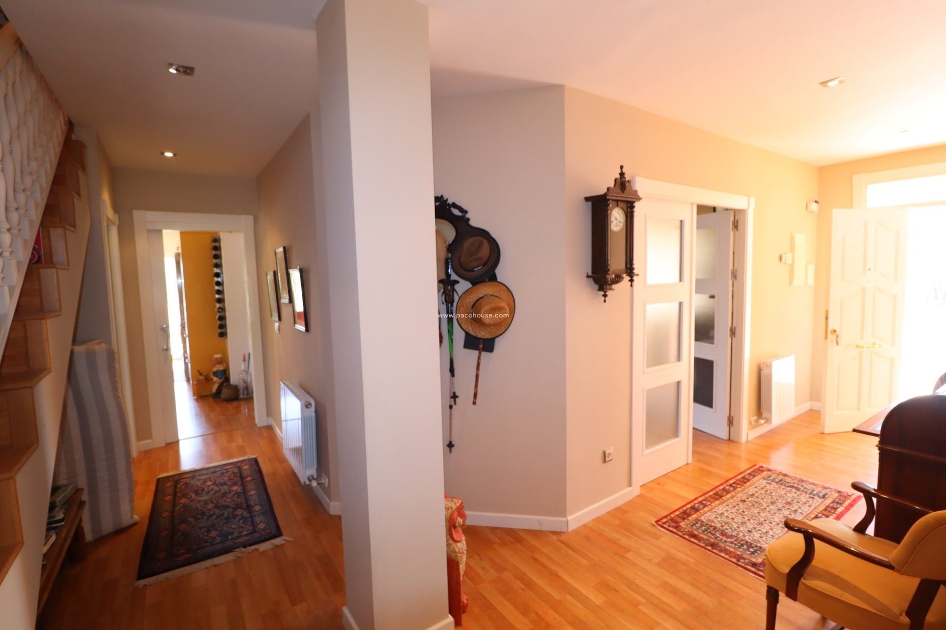 Reventa - Villa -
La Parroquia