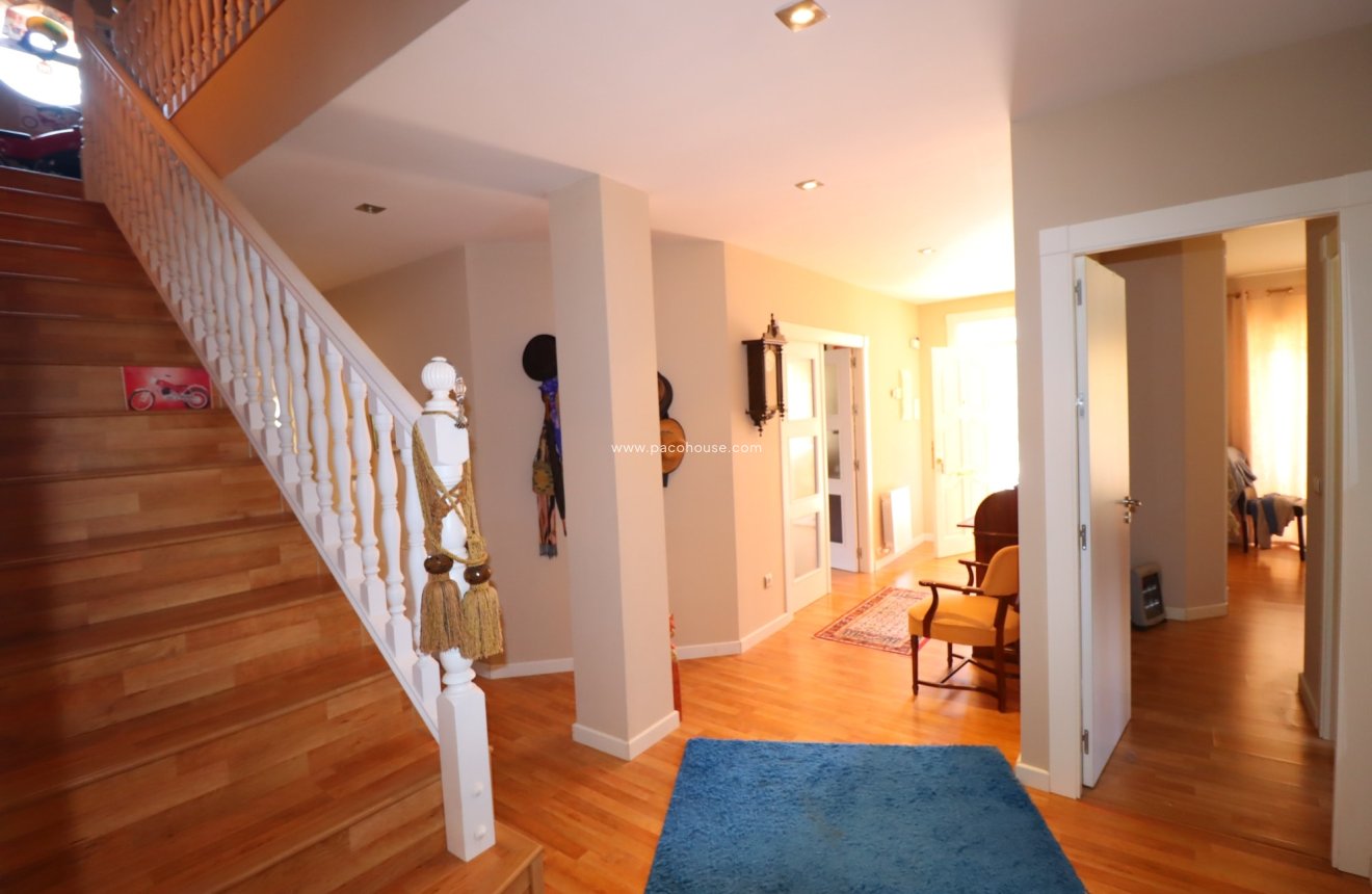 Reventa - Villa -
La Parroquia