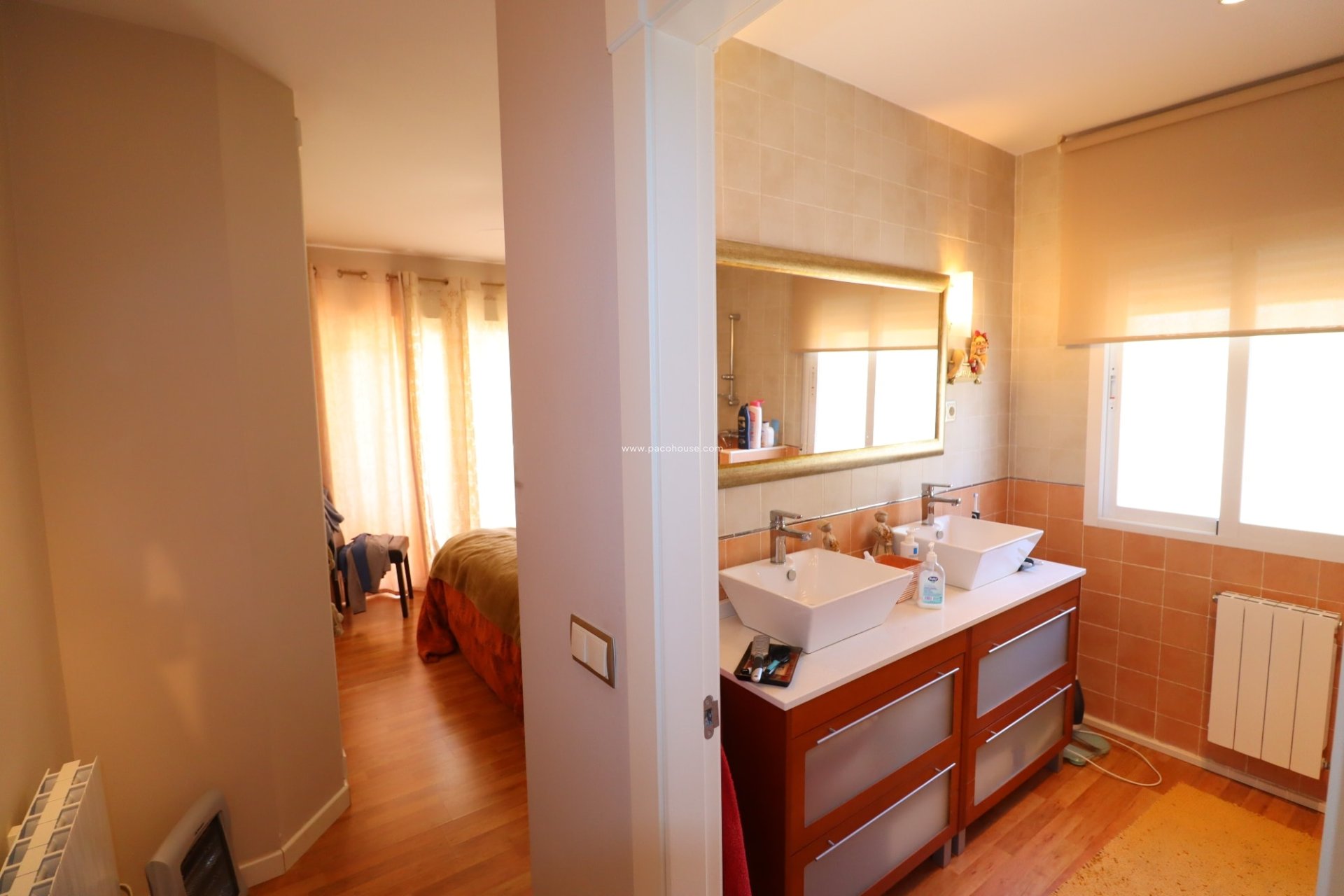 Reventa - Villa -
La Parroquia