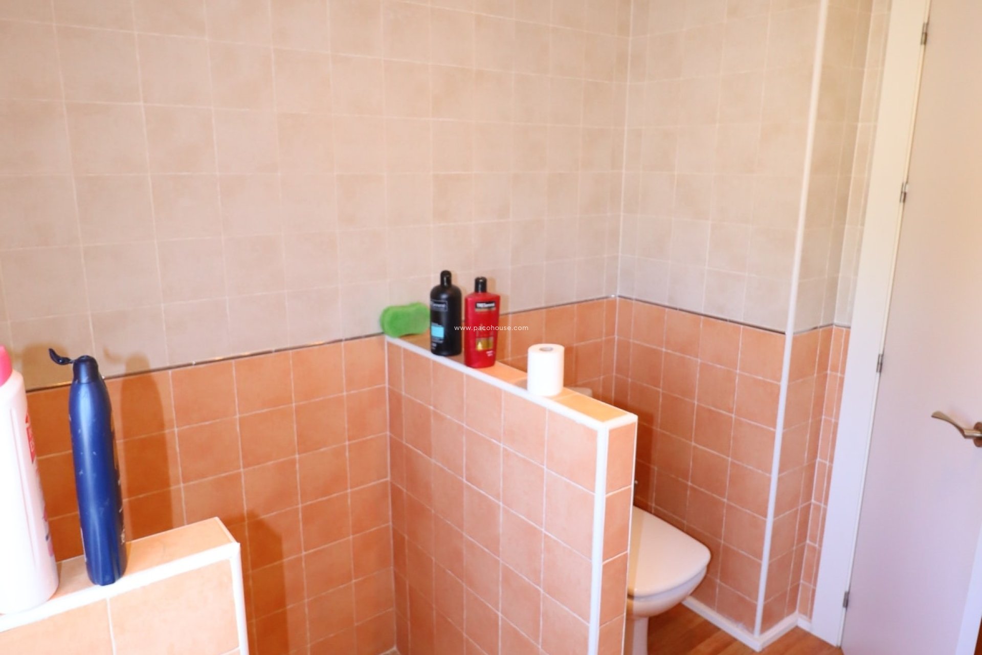 Reventa - Villa -
La Parroquia