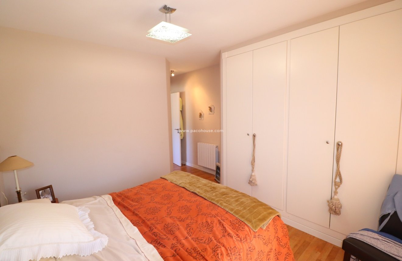 Reventa - Villa -
La Parroquia