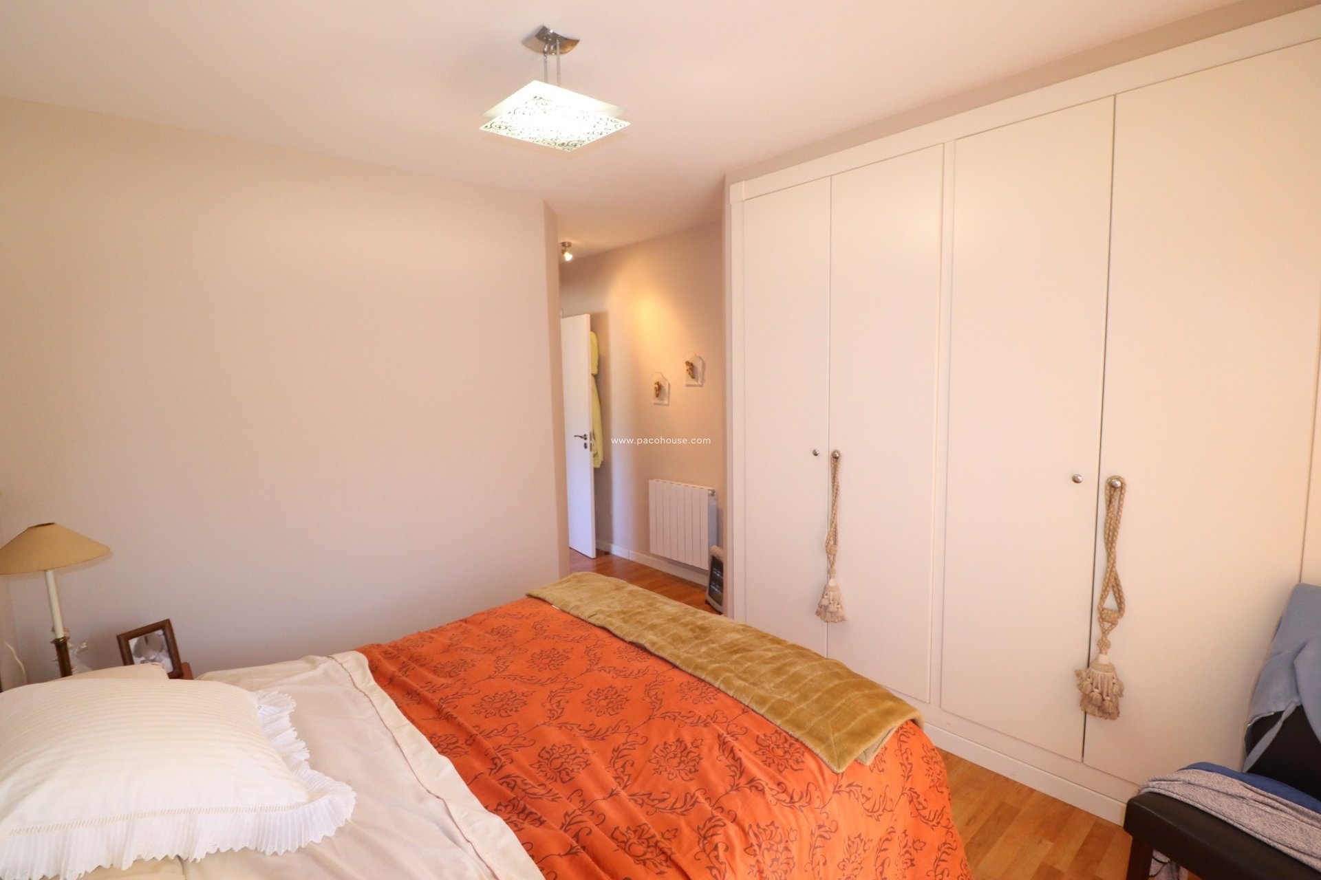 Reventa - Villa -
La Parroquia