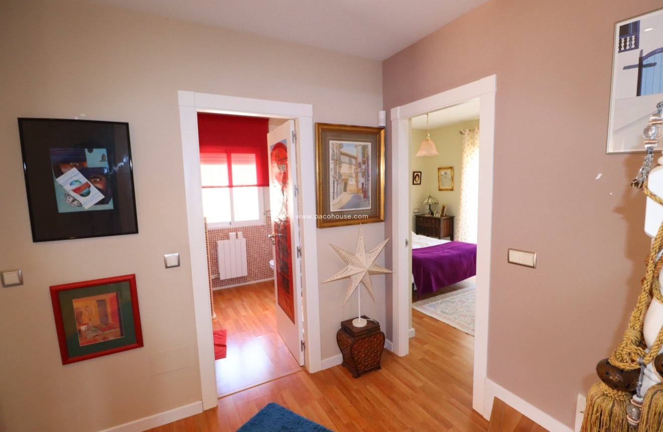 Reventa - Villa -
La Parroquia