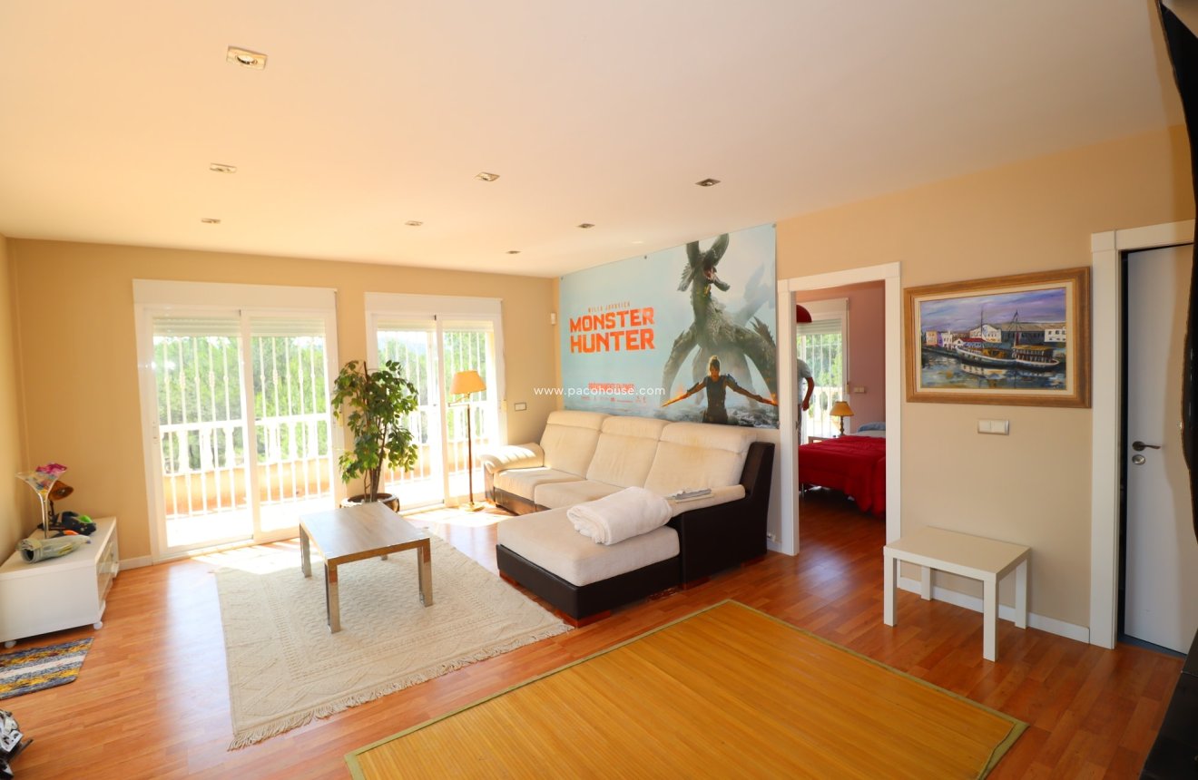 Reventa - Villa -
La Parroquia