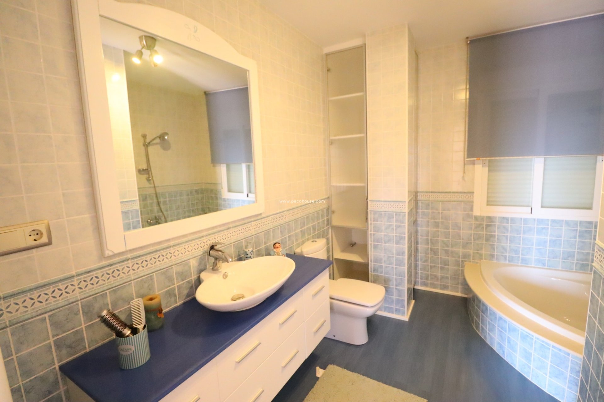 Reventa - Villa -
La Parroquia