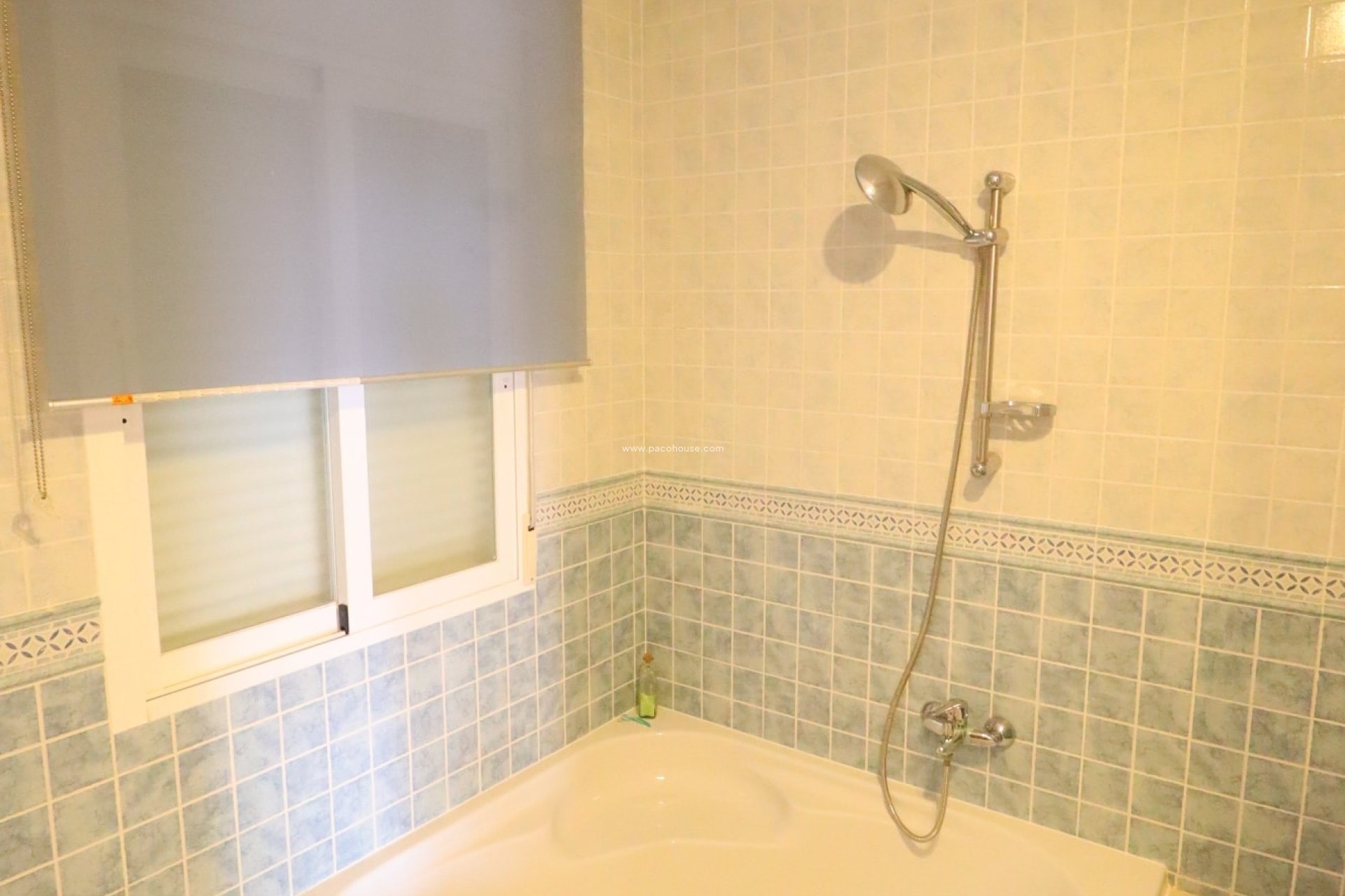 Reventa - Villa -
La Parroquia