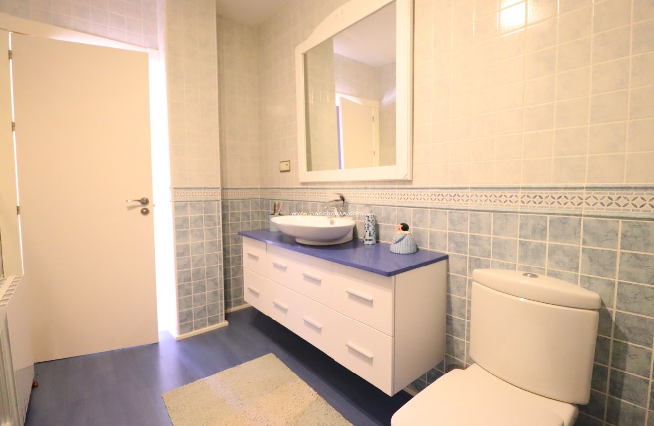 Reventa - Villa -
La Parroquia