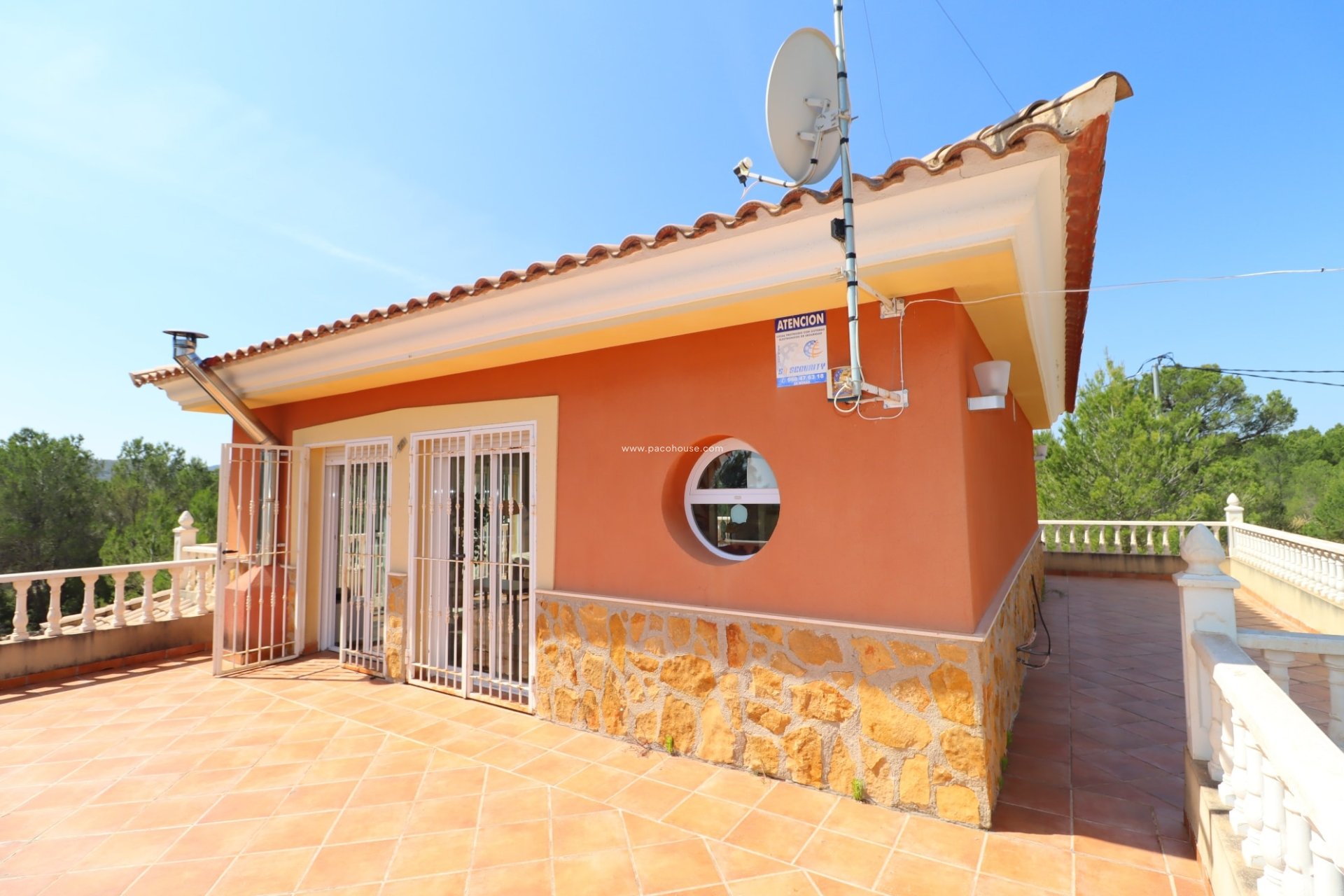 Reventa - Villa -
La Parroquia