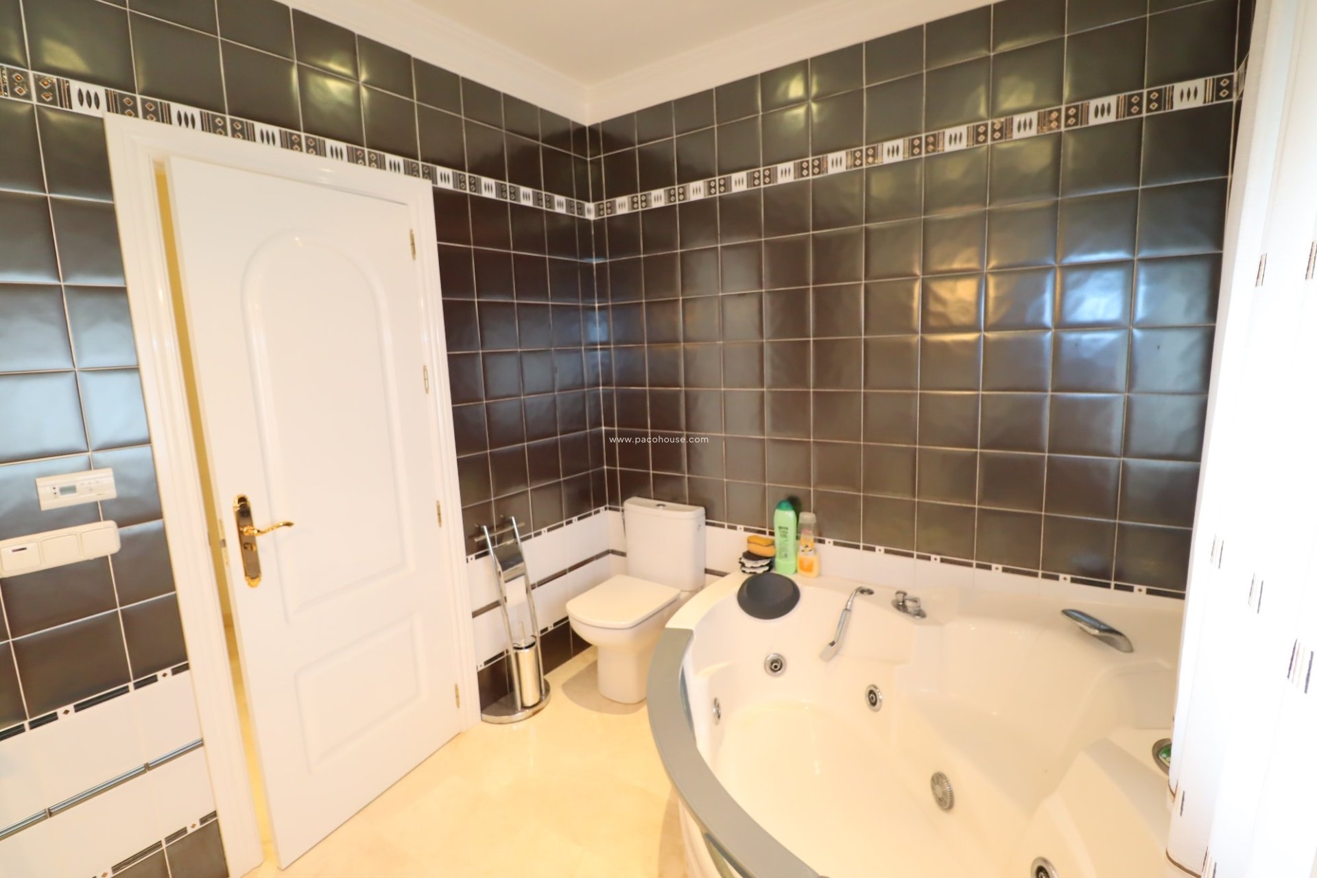 Reventa - Villa -
Lorca