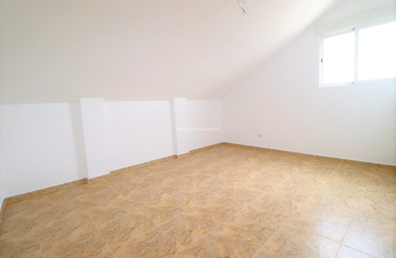 Reventa - Villa -
Puerto Lumbreras