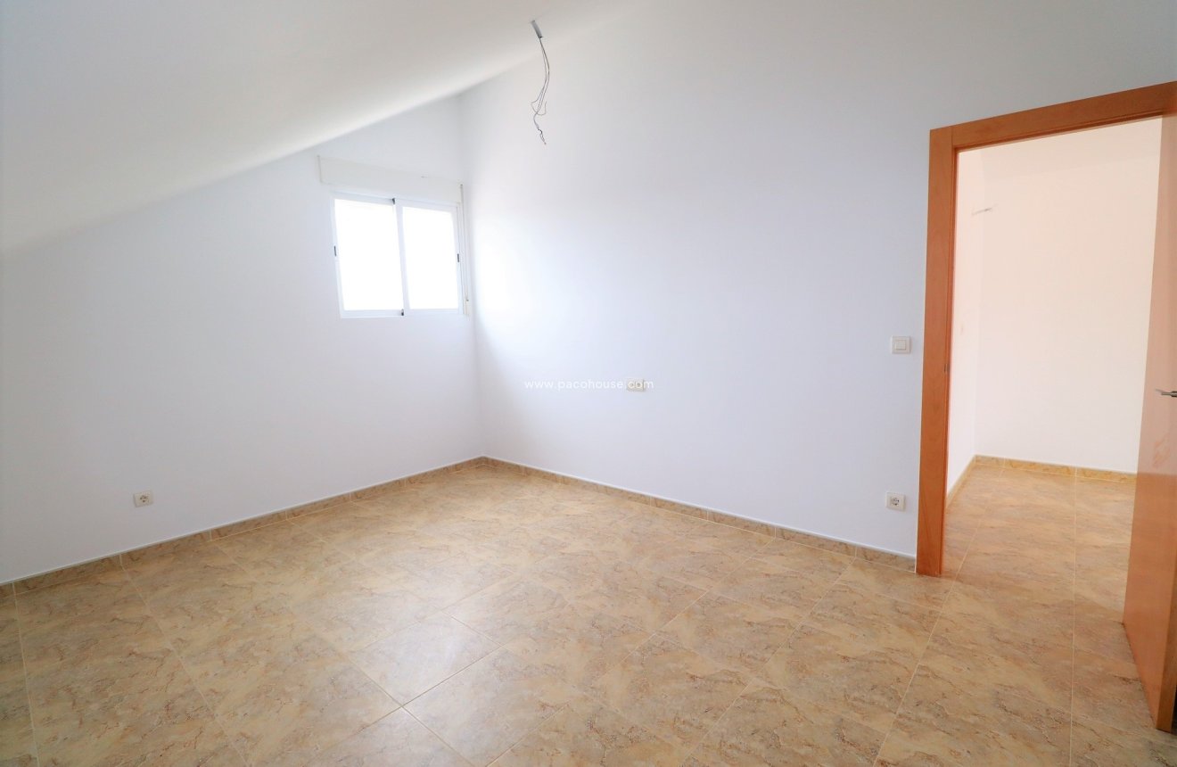 Reventa - Villa -
Puerto Lumbreras