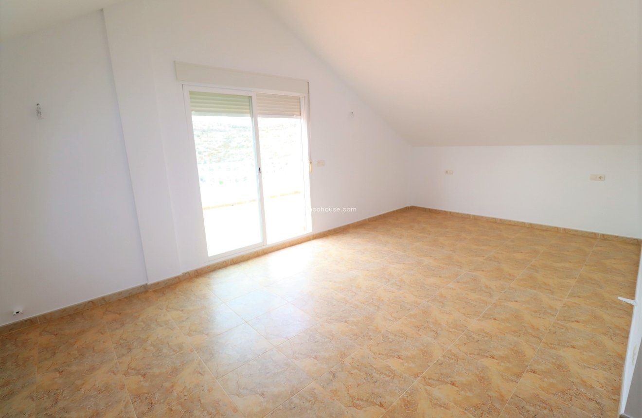 Reventa - Villa -
Puerto Lumbreras