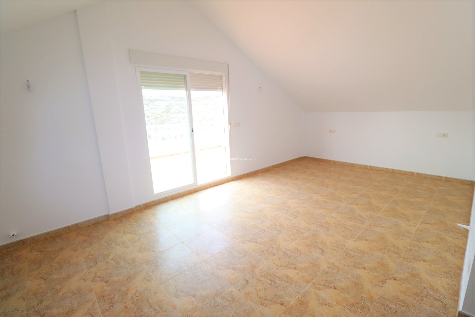 Reventa - Villa -
Puerto Lumbreras