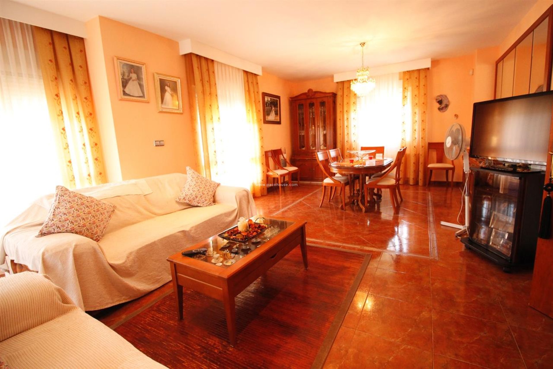 Reventa - Villa -
Purias