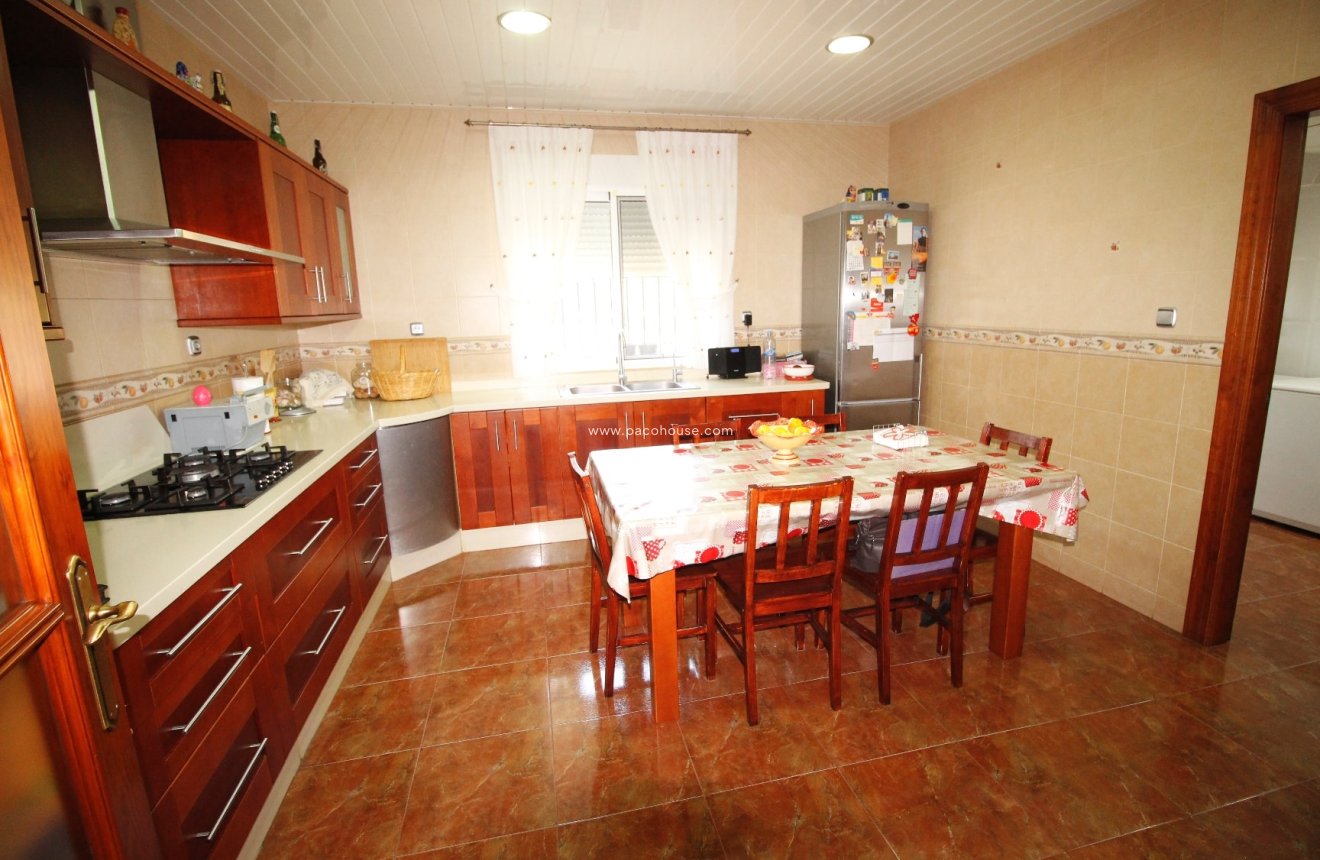 Reventa - Villa -
Purias