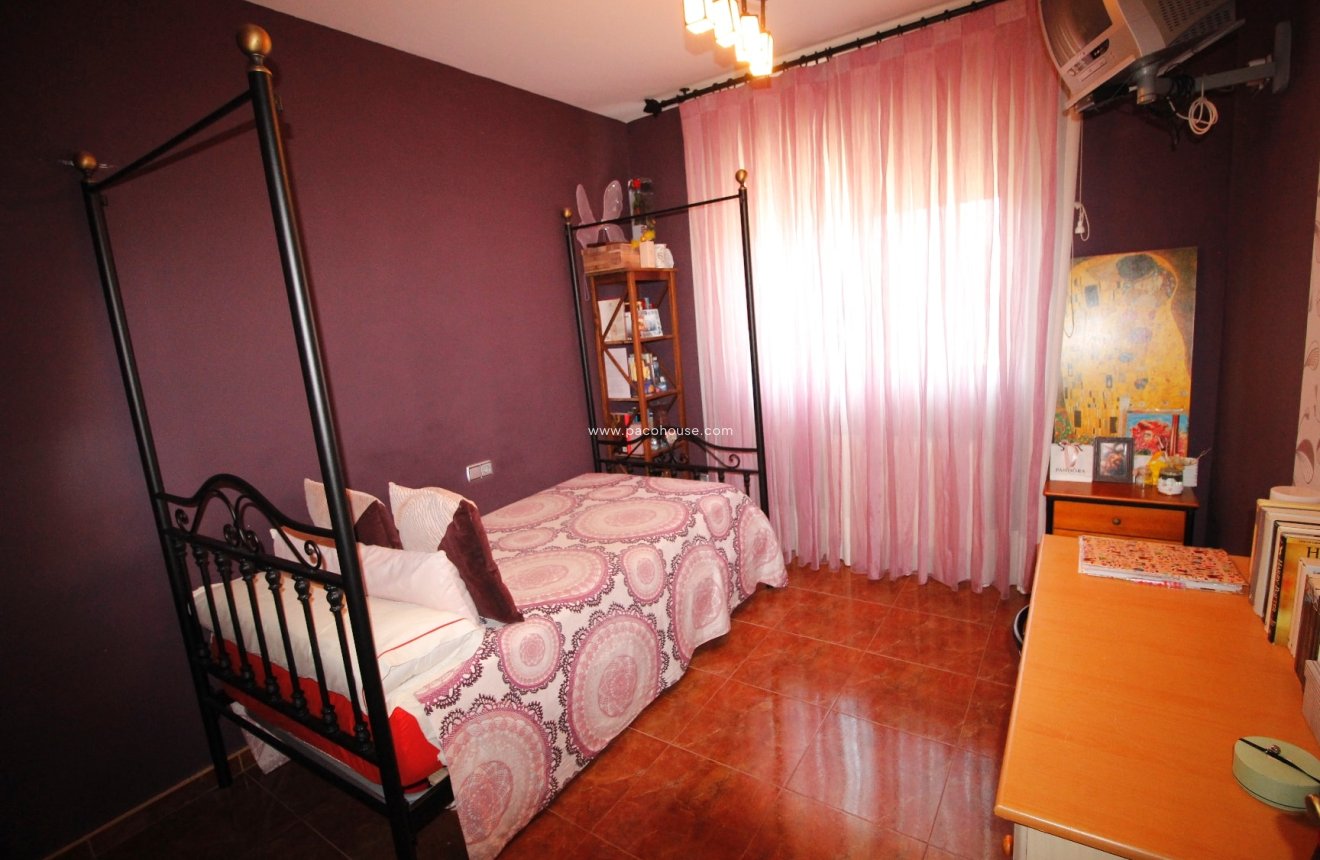 Reventa - Villa -
Purias