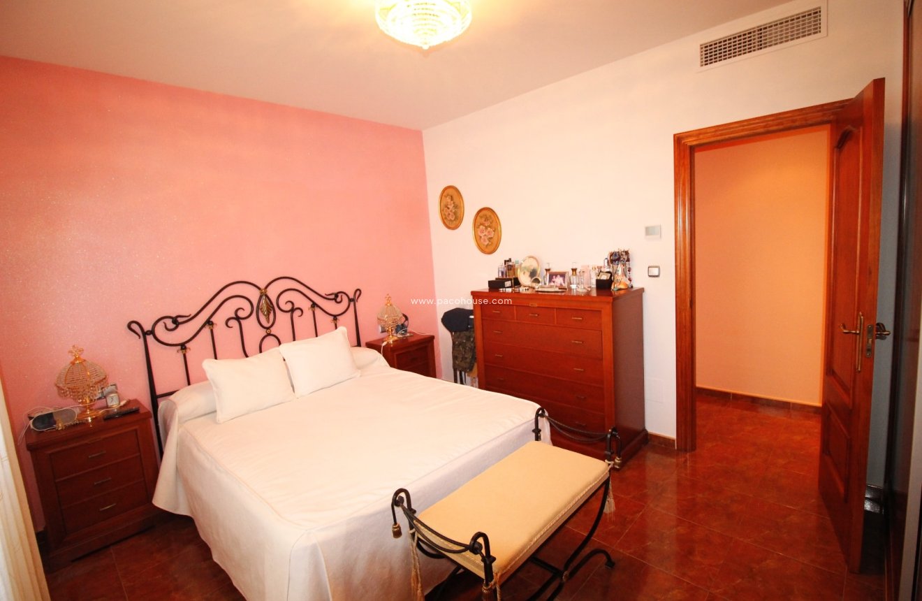 Reventa - Villa -
Purias