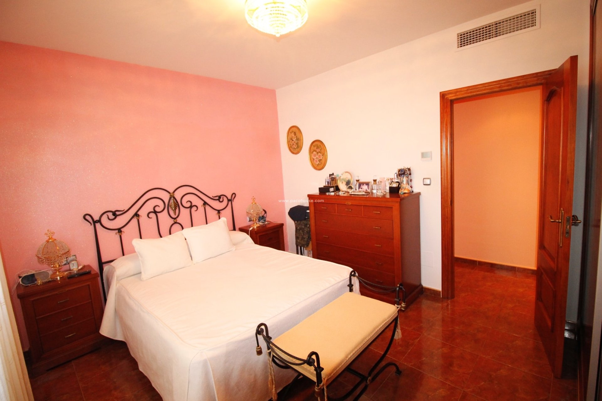 Reventa - Villa -
Purias