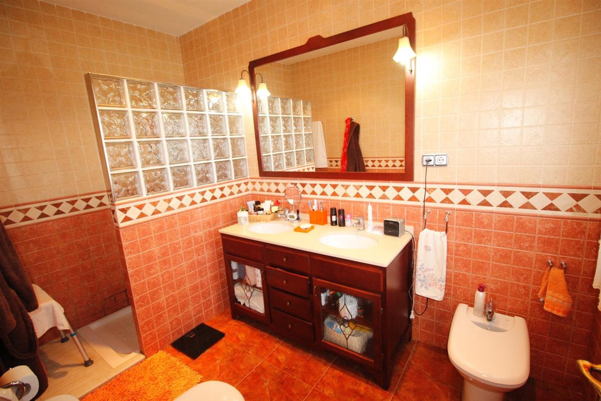 Reventa - Villa -
Purias